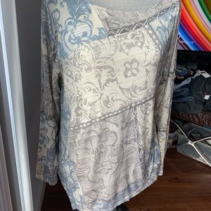 Chico’s sz 2 ladies shirt. Dry cleaned and worn 1x